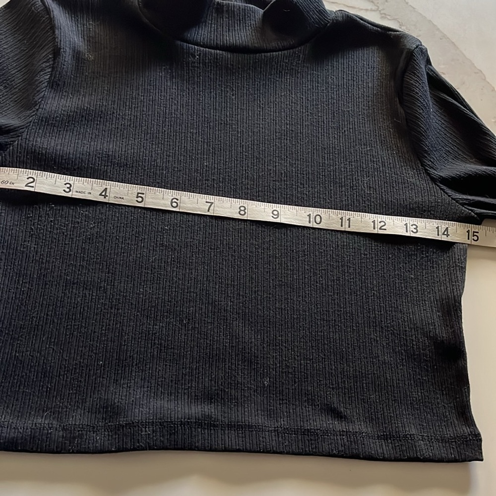 Altar'd State Turtle Neck Crop Black Top. Long Sleeves. XS very good condition - Picture 4 of 8